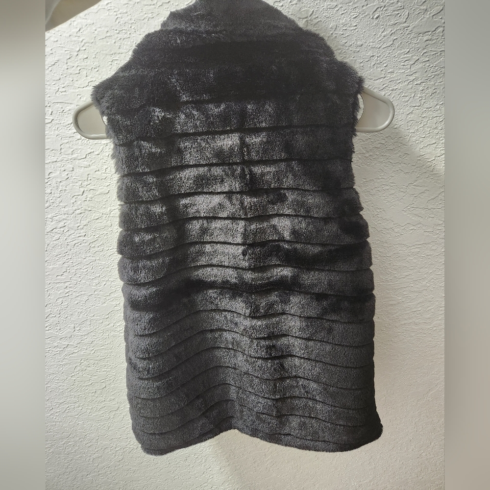 KATYDID Black faux fur lined zip up best, collard fur vest, black fur outerwear
